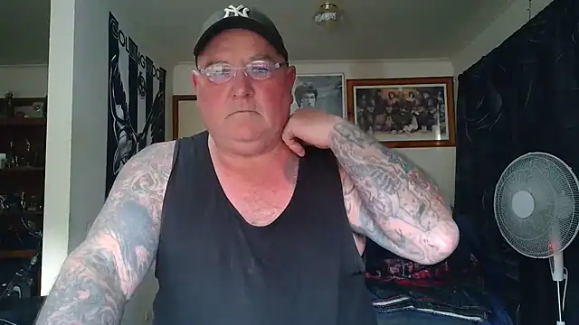 Онлайн чат XXX KINKYBLUEYES69
