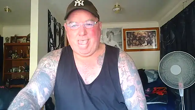 KINKYBLUEYES69 Webcam Show