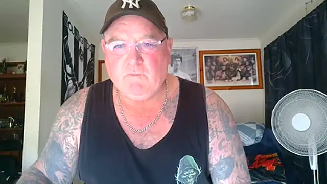 XXX chat uživo modela KINKYBLUEYES69