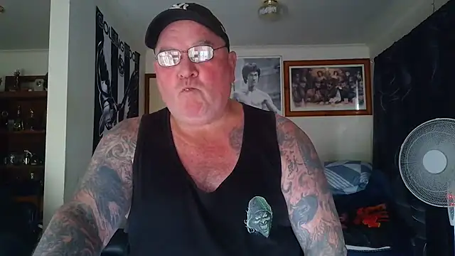 KINKYBLUEYES69 Webcam Show