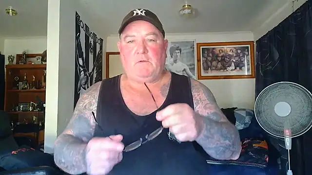 KINKYBLUEYES69 Webcam Show