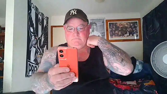 KINKYBLUEYES69's Webcam Show