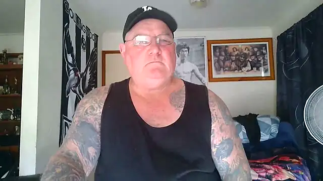 KINKYBLUEYES69 Show Webcam