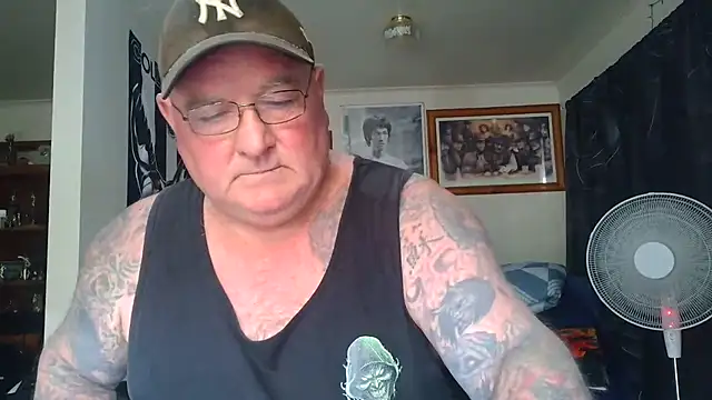 Webkamerová show KINKYBLUEYES69