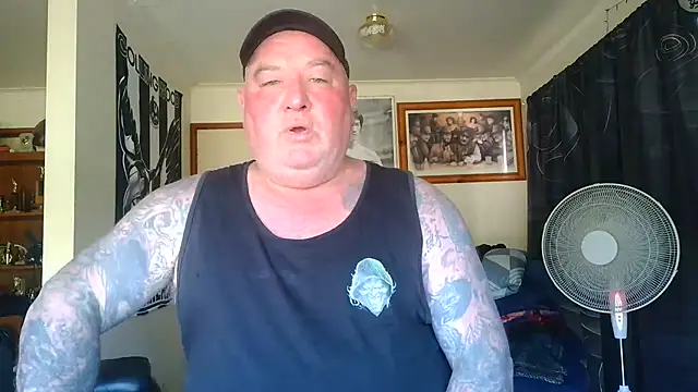 KINKYBLUEYES69's Webcam Show