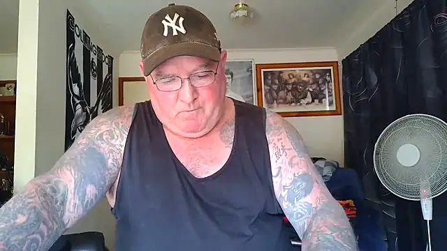 KINKYBLUEYES69 Webcam Show