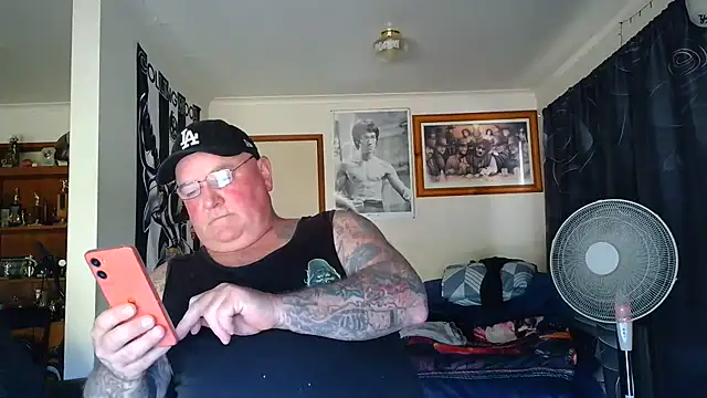 KINKYBLUEYES69's Webcam Show