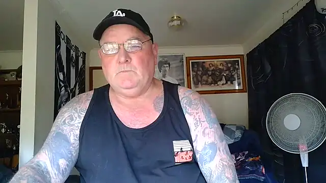 KINKYBLUEYES69 Webcam-Show