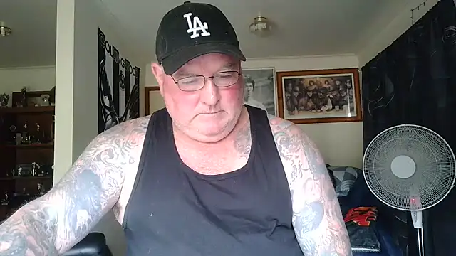 KINKYBLUEYES69 Show Webcam