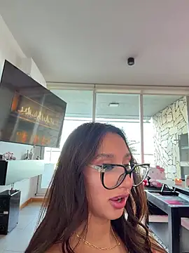 Tiny_lilith's Webcam Show