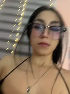 sophie_cute66 Adlı Modelin Web Kamerası Şovu
