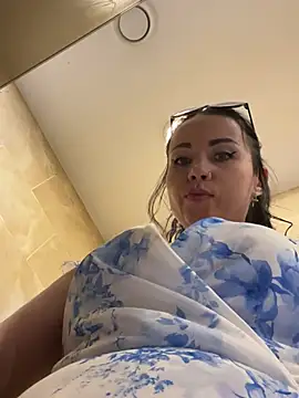 CrazzyChicks Show Webcam