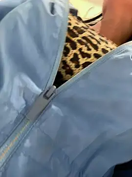 CrazzyChicks 라이브 XXX 채팅