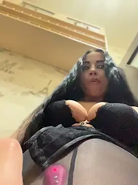 CrazzyChicks' Webcam Show