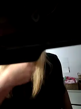BondageGirl35's Live XXX Chat