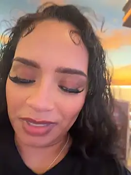 Show modela CarmelaAnthony na web-kameri