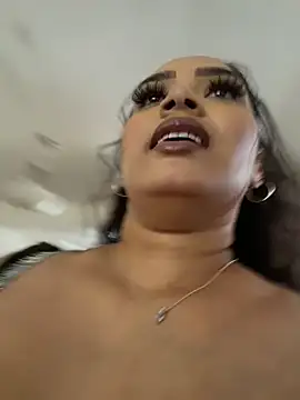 Show modela CarmelaAnthony na web-kameri
