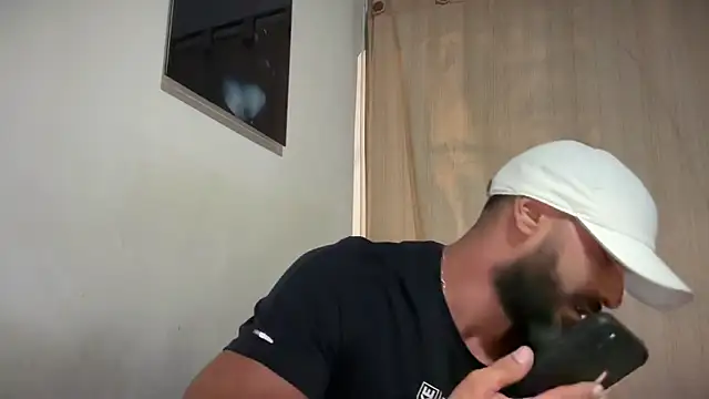 romeolovedark Show in webcam