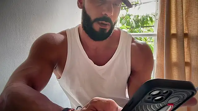 romeolovedark webcam show