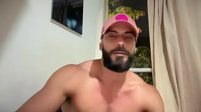 romeolovedark: διαδικτυακό σόου στην κάμερα