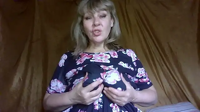 karina_ren_ Adlı Modelin Canlı XXX Sohbeti