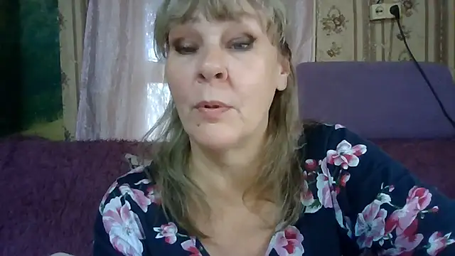 karina_ren_ Adlı Modelin Canlı XXX Sohbeti