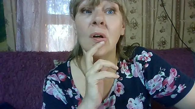 karina_ren_ Adlı Modelin Canlı XXX Sohbeti