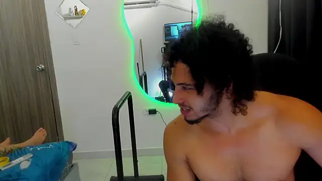 Pokazy przed kamerką – Kris_Khalifa69