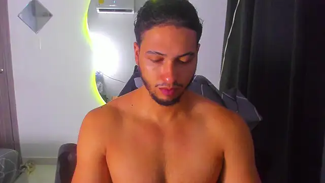 Kris_Khalifa69のウェブカメラショー