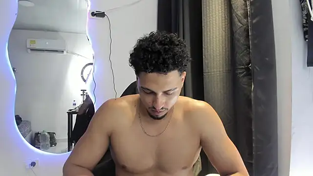 Pokazy przed kamerką – Kris_Khalifa69