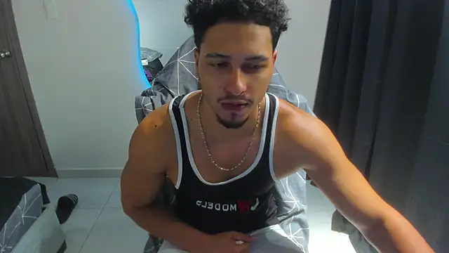 Kris_Khalifa69のウェブカメラショー
