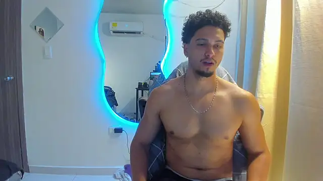 Kris_Khalifa69 网络视讯表演