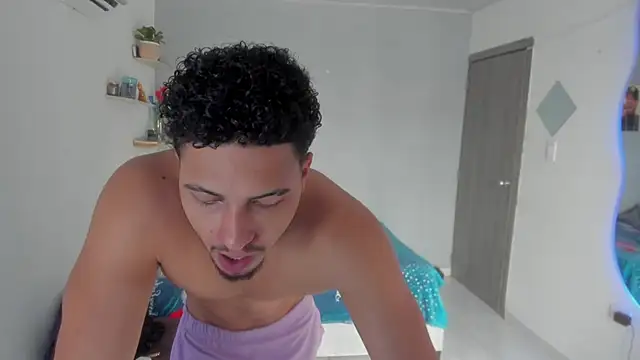 Kris_Khalifa69のウェブカメラショー