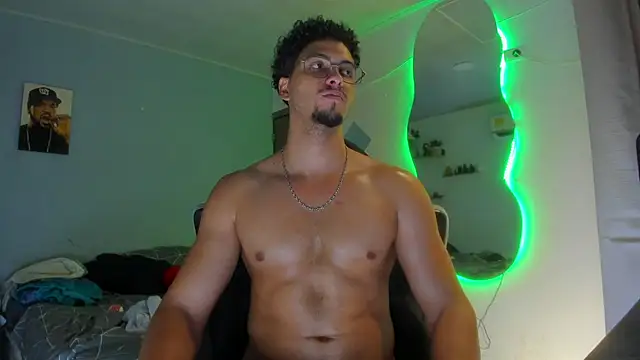 Kris_Khalifa69's Webcam Show