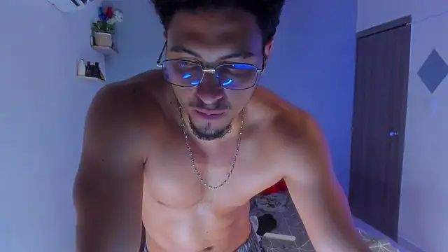 Kris_Khalifa69's Webcam Show