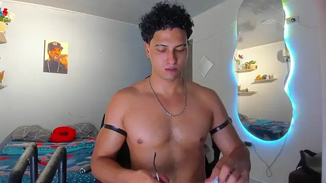 Pertunjukan Kamera Web Kris_Khalifa69
