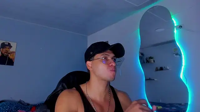 Pokazy przed kamerką – Kris_Khalifa69