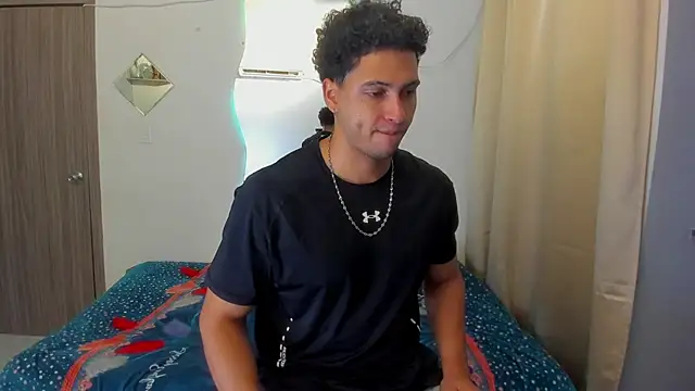 Kris_Khalifa69 Webcam-Show