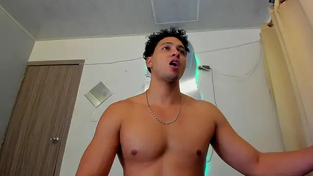 Pokazy przed kamerką – Kris_Khalifa69