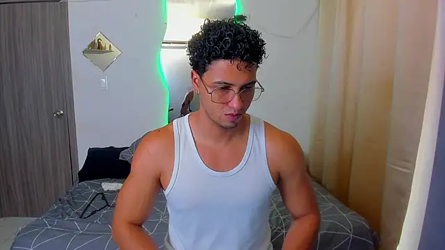 Kris_Khalifa69 网络视讯表演