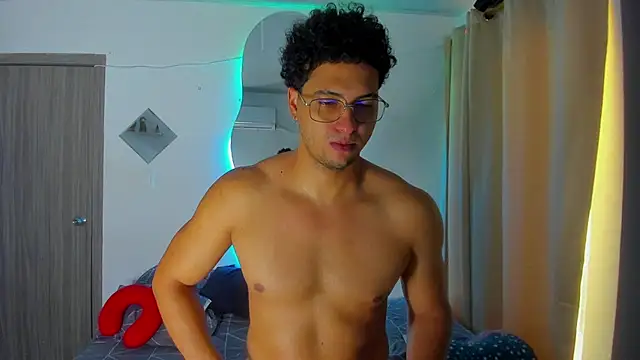 Kris_Khalifa69 Show in webcam