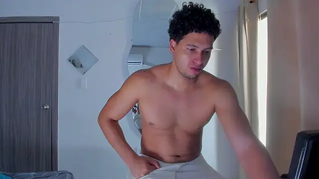 Show modela Kris_Khalifa69 na web-kameri