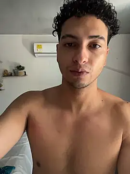 הופעת וובקאם של Kris_Khalifa69