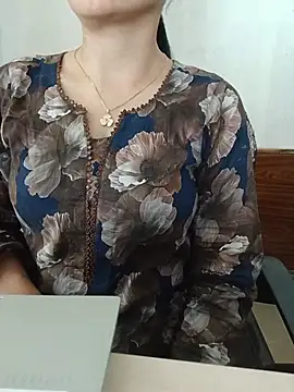 Chat +18 de Chanchal--Navya ao vivo