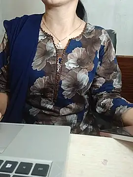 Chatroom XXX en direct de Chanchal--Navya