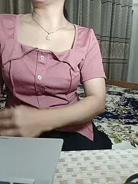 Chanchal--Navya 即時 XXX 聊天