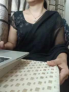 Chanchal--Navya Chat XXX in diretta