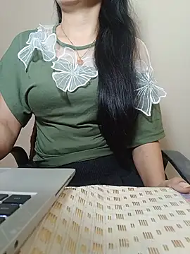 הופעת וובקאם של Chanchal--Navya