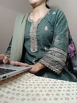 Chanchal--Navya Obrolan Langsung XXX