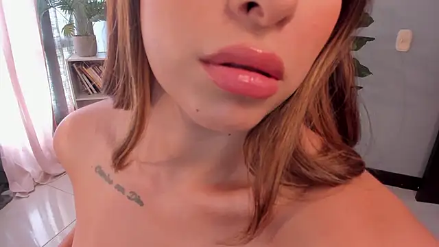 LiaPearce's Live XXX Chat